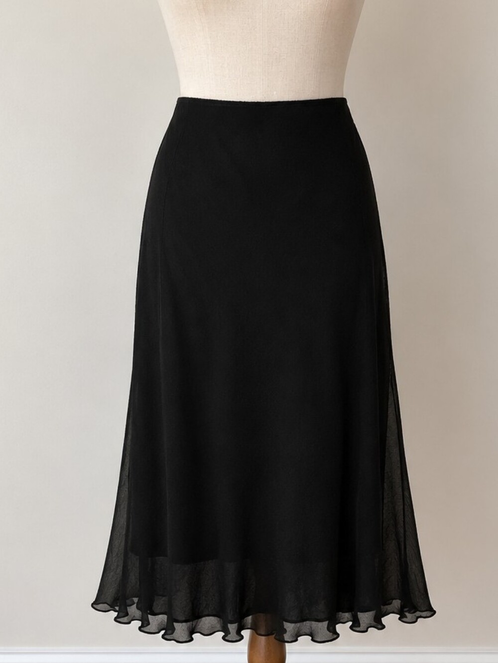 Jonathan Martin Studio black silk skirt in women’s size 8. Elegant Y2K-inspired
